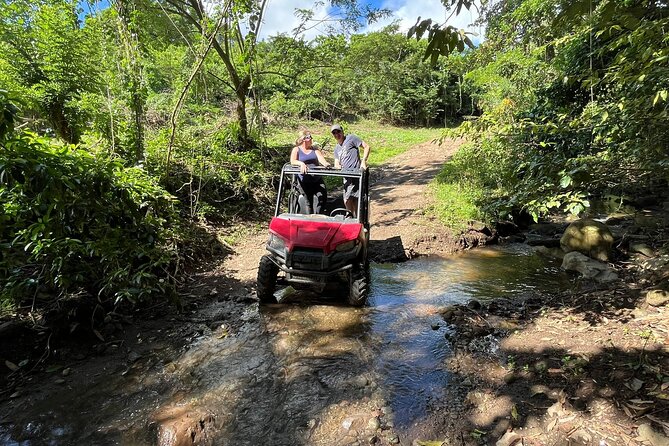 Jungle bikes Dune Buggy - Starting in Basseterre with a simple pickup