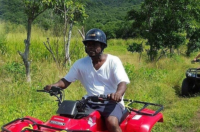 Jungle bikes Dune Buggy - Photo stops with Mount Liamuiga in view