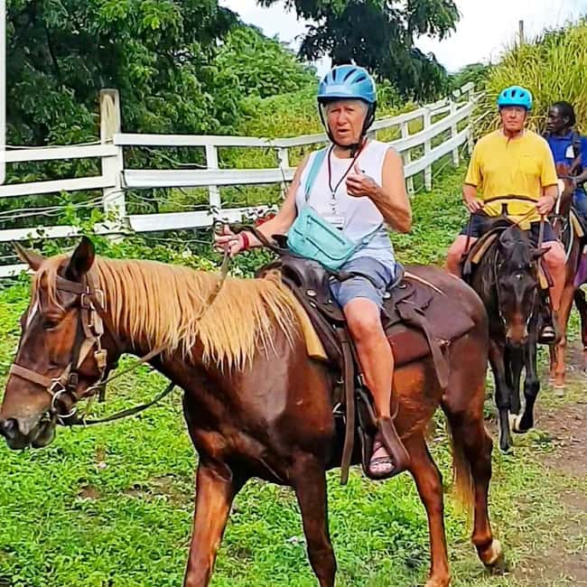 Scenic Horseback Trail - The 10-minute walk to Sofa Stone