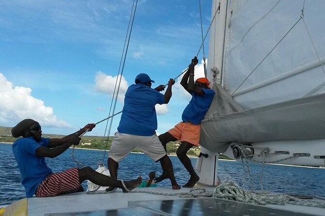 Snorkel Lunch & Lounge: Bluewater or Snorkel and Lunch: Leeward - The cruise back to Basseterre
