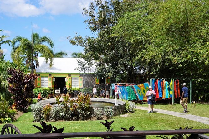 St Kitts Traditional Lunch & Half Day Island Tour - Romney Manor and Caribelle Batik