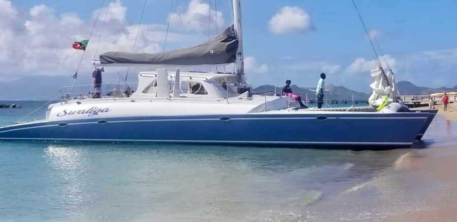 Two Islands One Paradise - Island buffet lunch at anchor